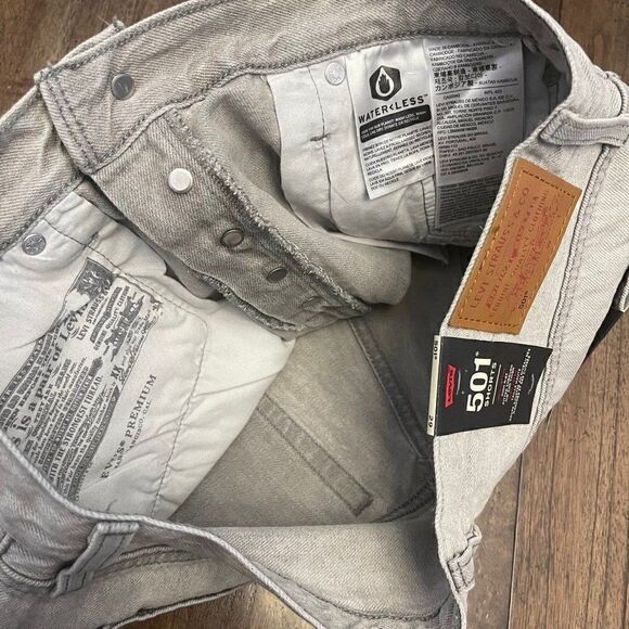 Levi’s Light Gray 501 Cut Off Shorts - Picture 4 of 10